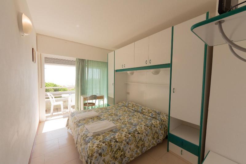 Hotel Ambra Lignano Sabbiadoro Exterior foto