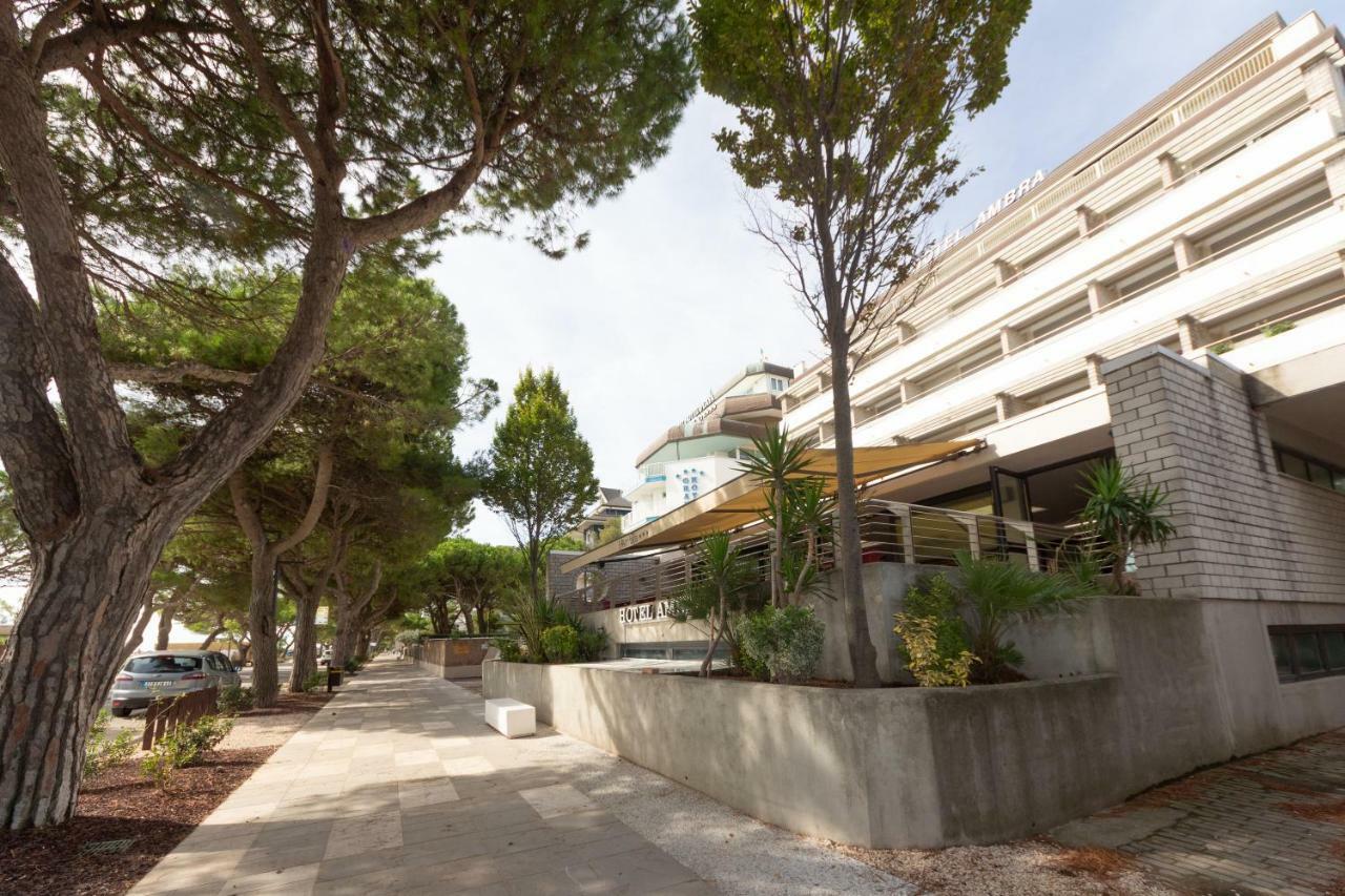 Hotel Ambra Lignano Sabbiadoro Exterior foto